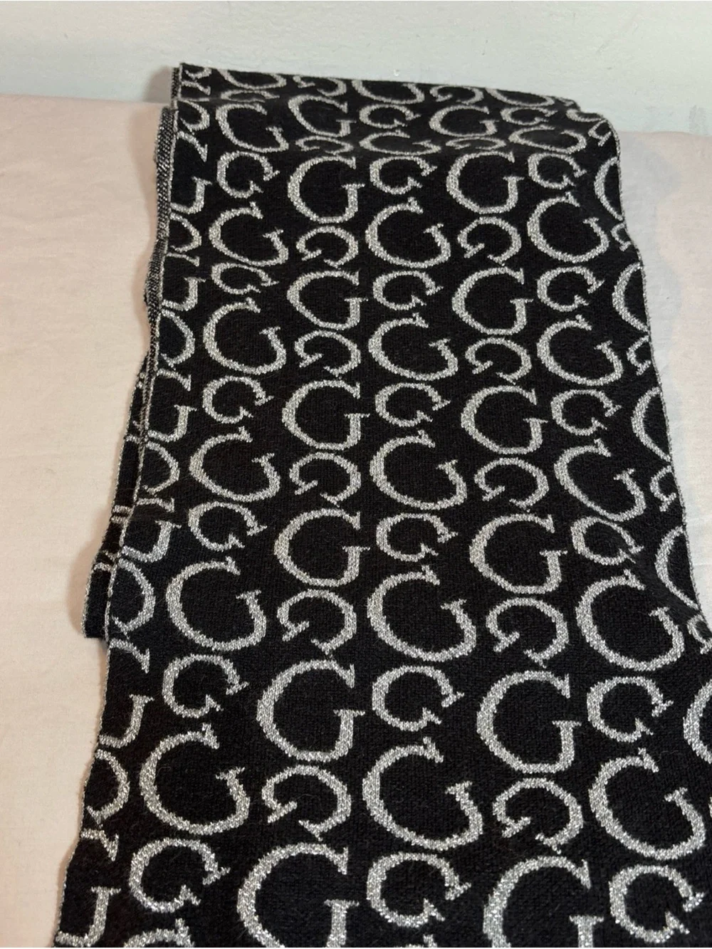Guess Black and White Logo Pattern Fringe Scarf. 803